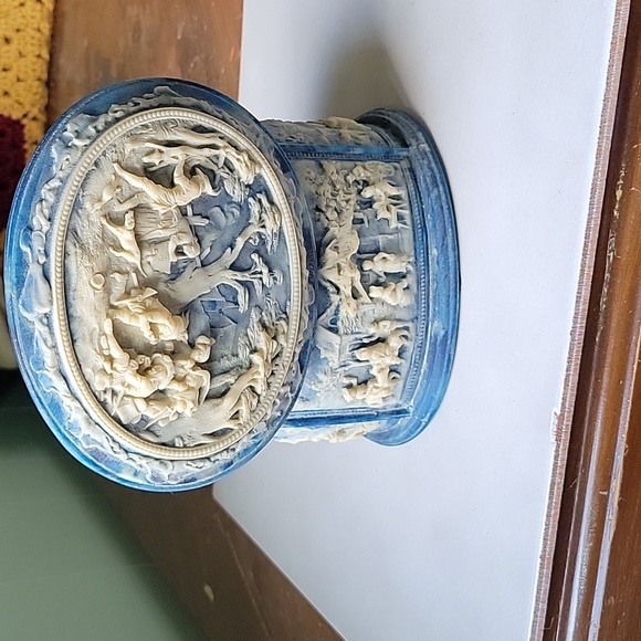 Incolay Stone decorative box - Picture 3 of 8